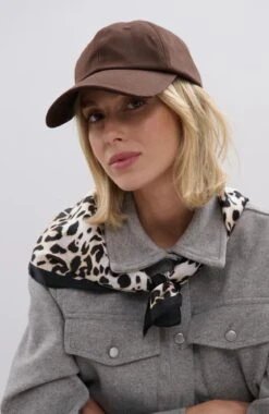 Mischa Cap Chocolate