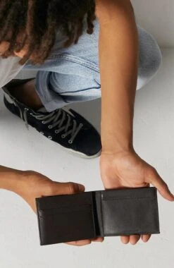 Noah Wallet Chocolate -Jean Jail Shop AccessoryTemplate 2024 08 20T121944.334