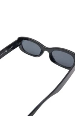 Calisto // Black 4 Calisto // Black -Jean Jail Shop Accessory Template 100jpg 439f53df 5ea3 4dad acd0 2c71ca94f43b