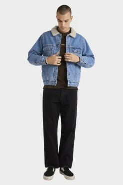 RVCA Denim Sherpa Trucker Jacket Vintage Blue 5 RVCA Denim Sherpa Trucker Jacket Vintage Blue -Jean Jail Shop Denim Sherpa Trucker Jacket Vintage Blue f1