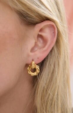 Huntleigh Earrings Gold