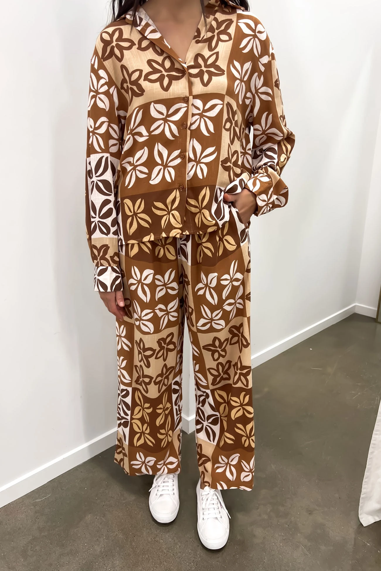 Lyra Top Brown Milan 2 Lyra Top Brown Milan - Image 2