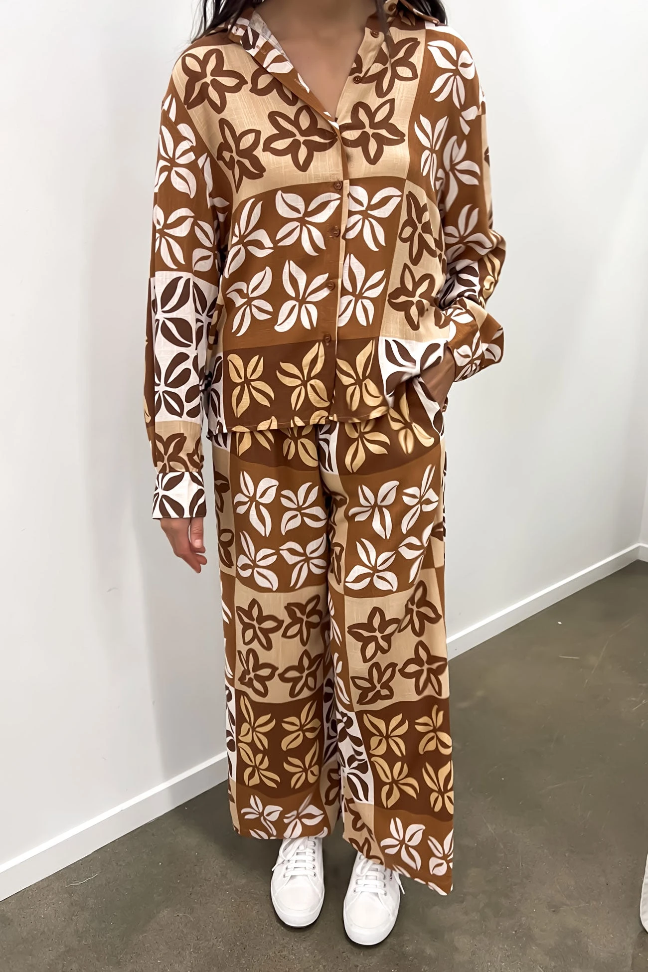 Lyra Top Brown Milan 3 Lyra Top Brown Milan - Image 3