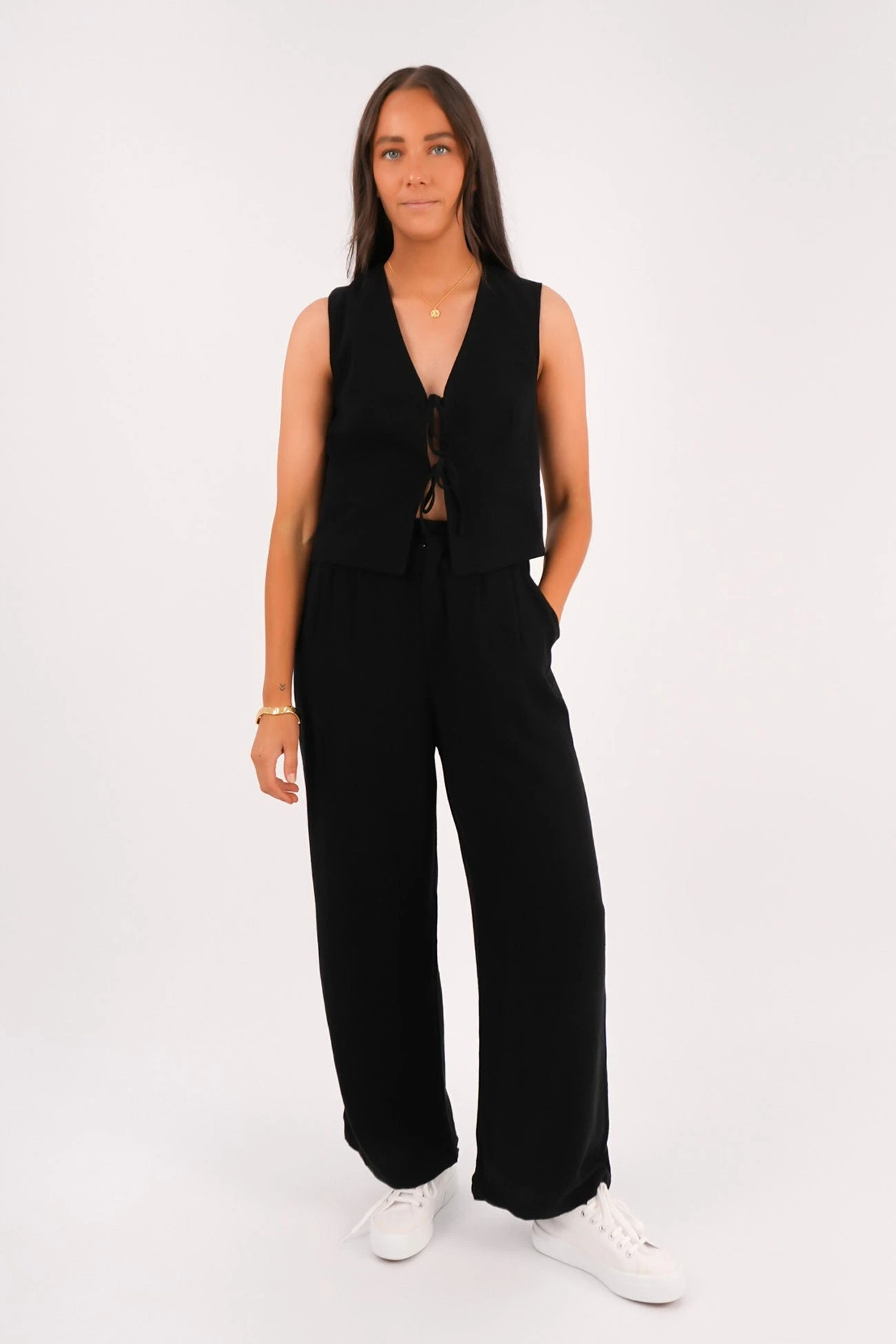 Natalia Vest Black 2 Natalia Vest Black - Image 2