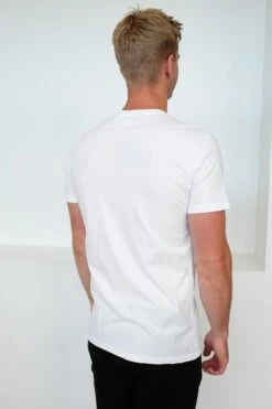 Levis Original Housemark Short Sleeve Tee Patch White 5 Levis Original Housemark Short Sleeve Tee Patch White -Jean Jail Shop Original SHort SLeeve White 3